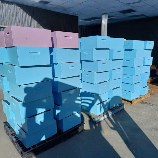 Gill Apiaries Deep Super Beekeeping Box